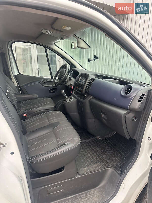 Минивэн Opel Vivaro 2015 в Киеве