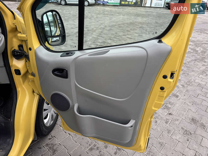 Минивэн Opel Vivaro 2004 в Звягеле фото 21 Минивэн Opel Vivaro 2004 в Звягеле