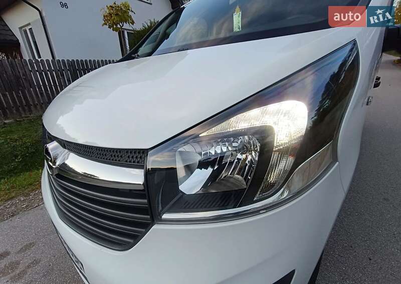 Мінівен Opel Vivaro 2016 в Луцьку