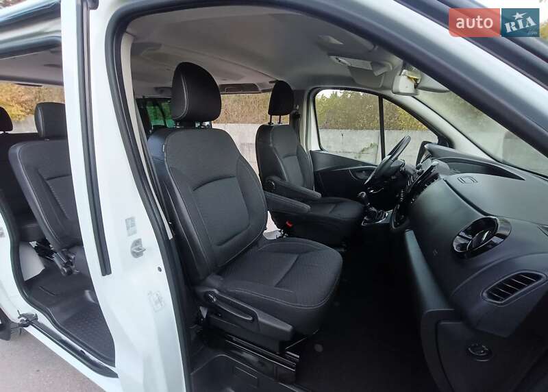 Мінівен Opel Vivaro 2016 в Луцьку