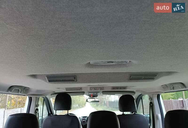 Мінівен Opel Vivaro 2016 в Луцьку