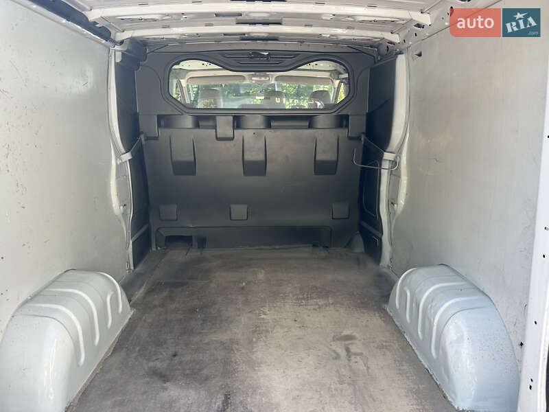 Мінівен Opel Vivaro 2014 в Рівному