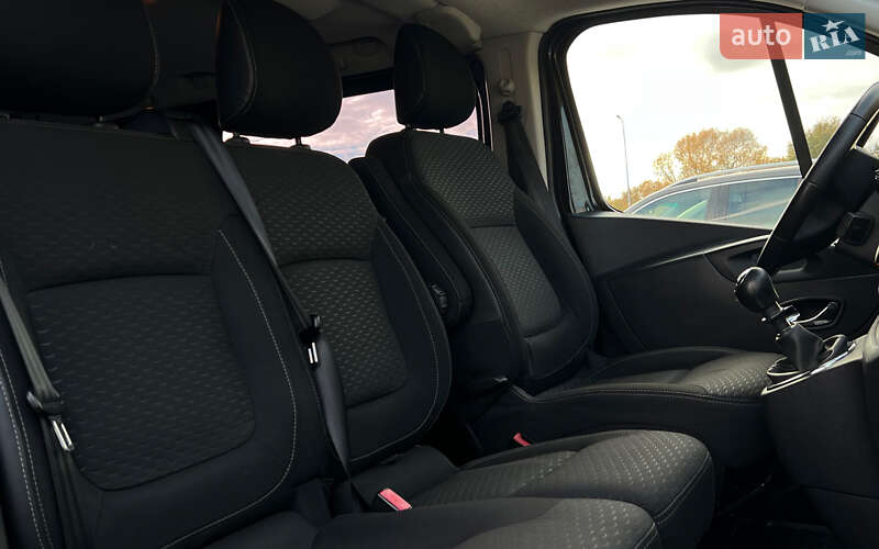 Мінівен Opel Vivaro 2015 в Львові