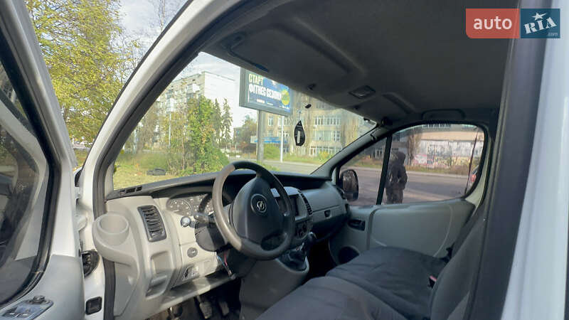 Минивэн Opel Vivaro 2003 в Киеве