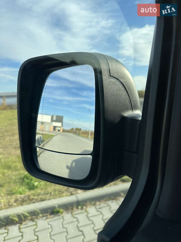 Мінівен Opel Vivaro 2015 в Ковелі