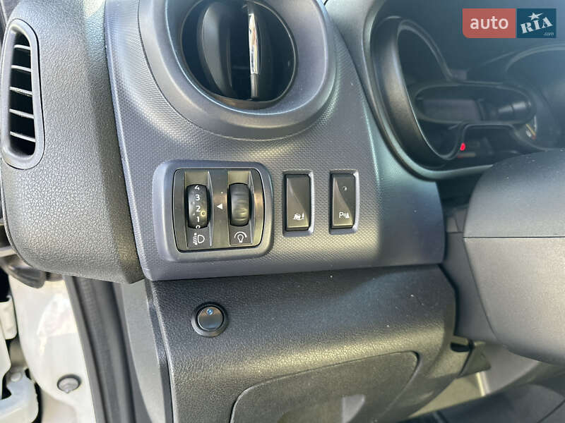 Минивэн Opel Vivaro 2016 в Львове фото 34 Минивэн Opel Vivaro 2016 в Львове