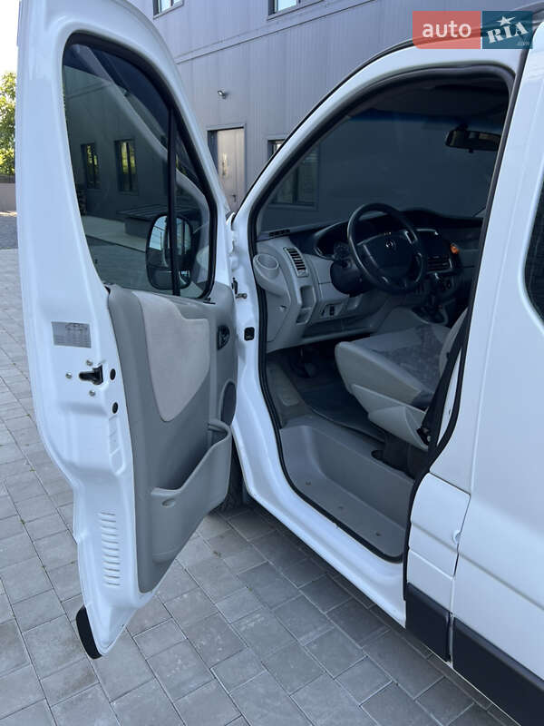 Минивэн Opel Vivaro 2011 в Луцке фото 7 Минивэн Opel Vivaro 2011 в Луцке