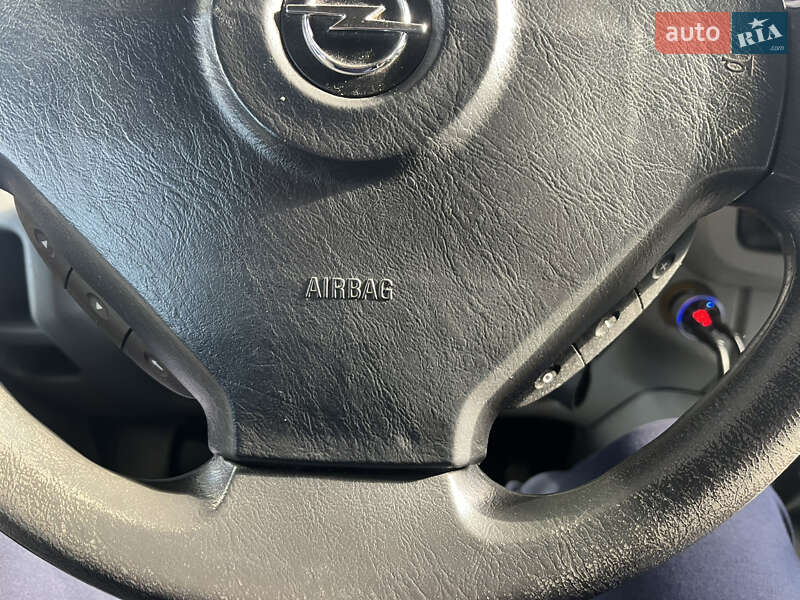 Минивэн Opel Vivaro 2004 в Буче фото 32 Минивэн Opel Vivaro 2004 в Буче