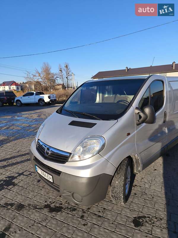 Грузовой фургон Opel Vivaro 2010 в Ивано-Франковске