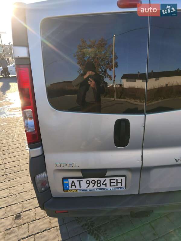 Грузовой фургон Opel Vivaro 2010 в Ивано-Франковске