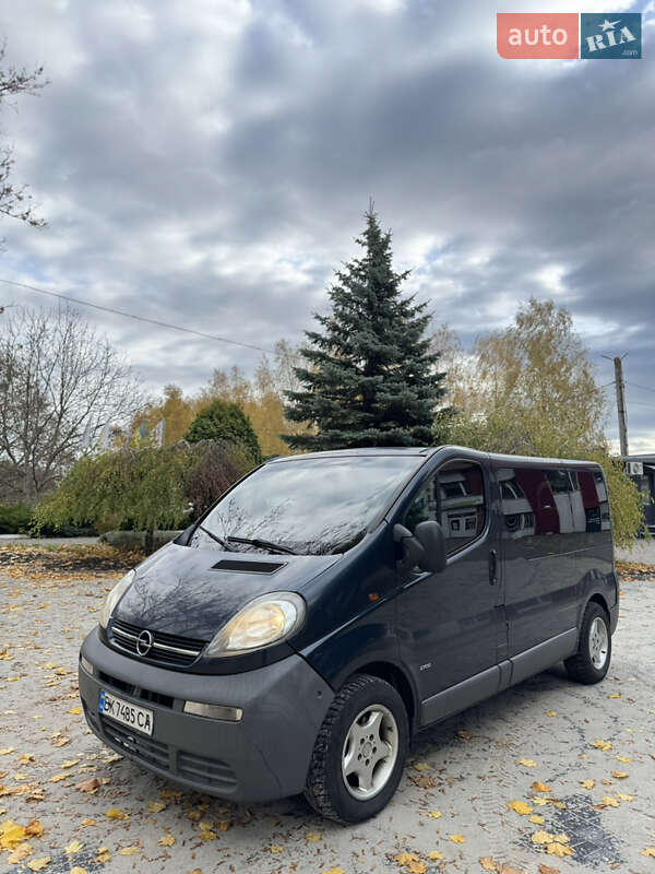Opel Vivaro 2003