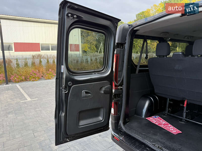 Минивэн Opel Vivaro 2015 в Луцке