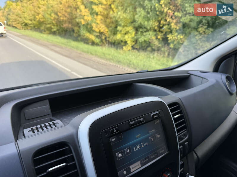 Минивэн Opel Vivaro 2015 в Луцке