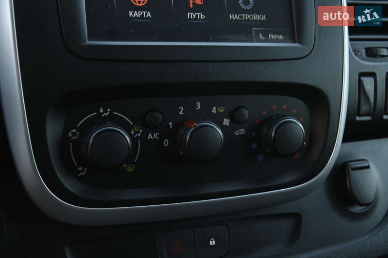 Грузовой фургон Opel Vivaro 2015 в Бердичеве