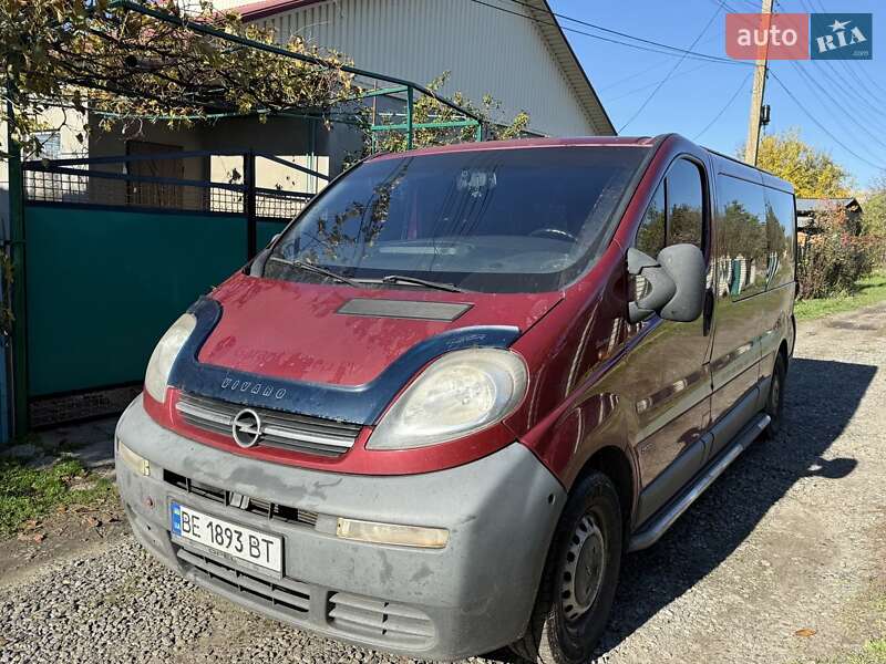 Минивэн Opel Vivaro 2006 в Новом Буге