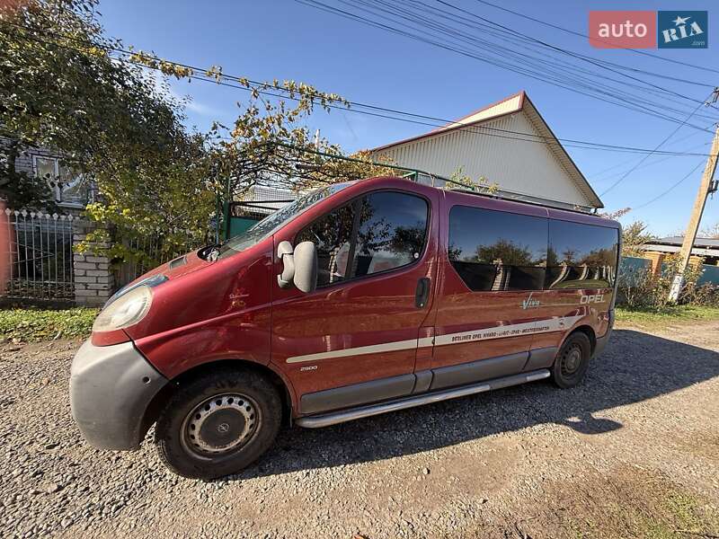 Минивэн Opel Vivaro 2006 в Новом Буге