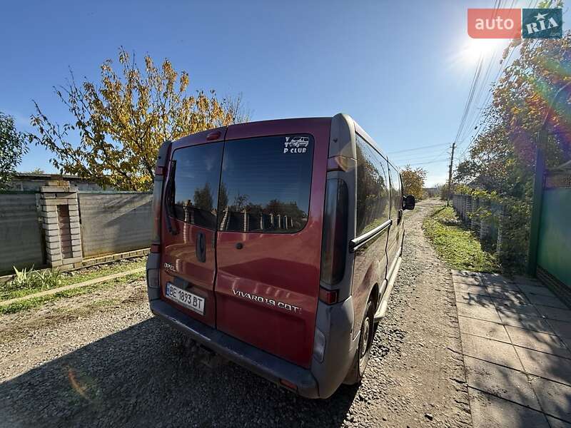Минивэн Opel Vivaro 2006 в Новом Буге