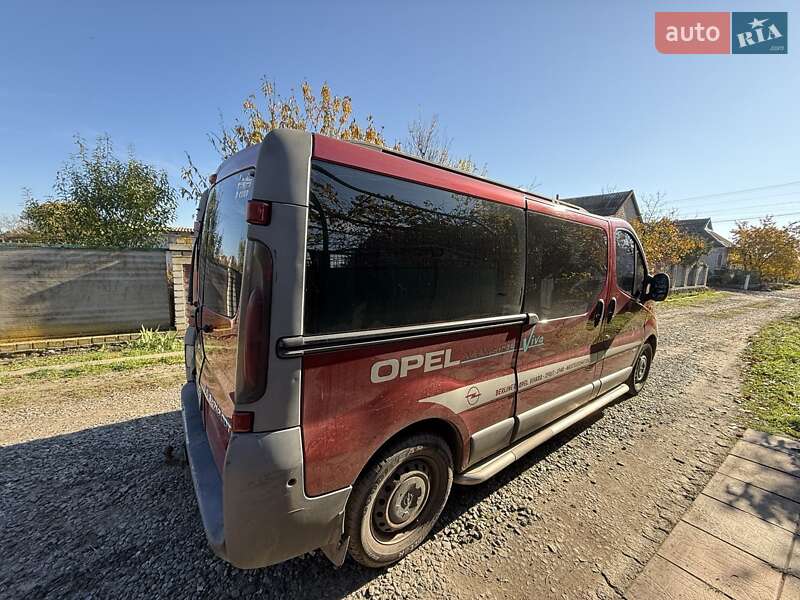 Минивэн Opel Vivaro 2006 в Новом Буге