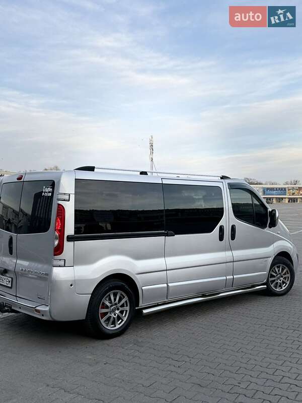 Минивэн Opel Vivaro 2010 в Черновцах