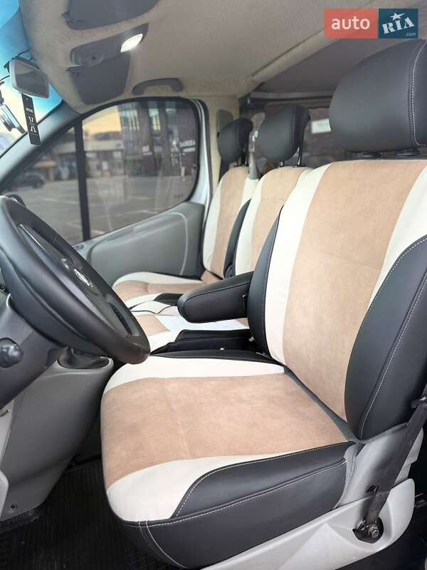 Минивэн Opel Vivaro 2010 в Черновцах