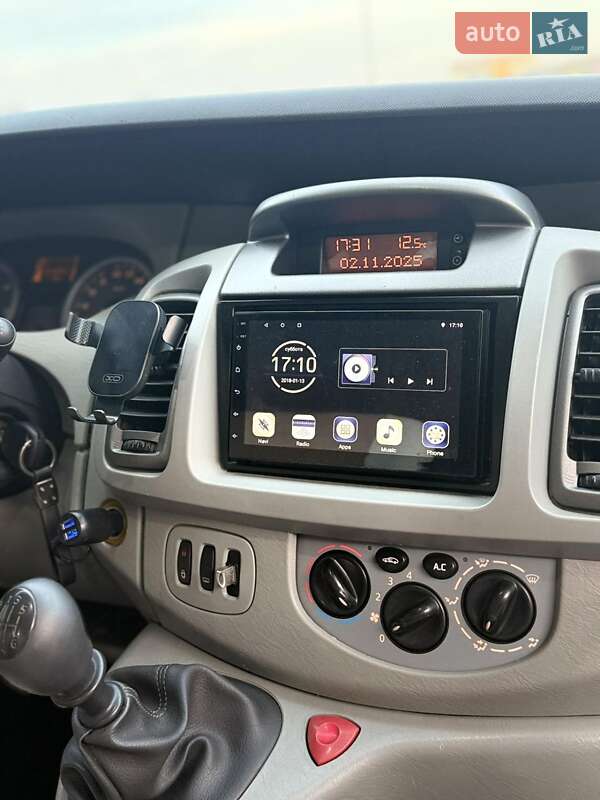 Минивэн Opel Vivaro 2010 в Черновцах