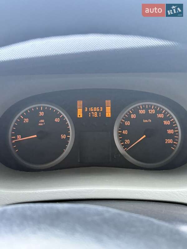 Минивэн Opel Vivaro 2010 в Черновцах