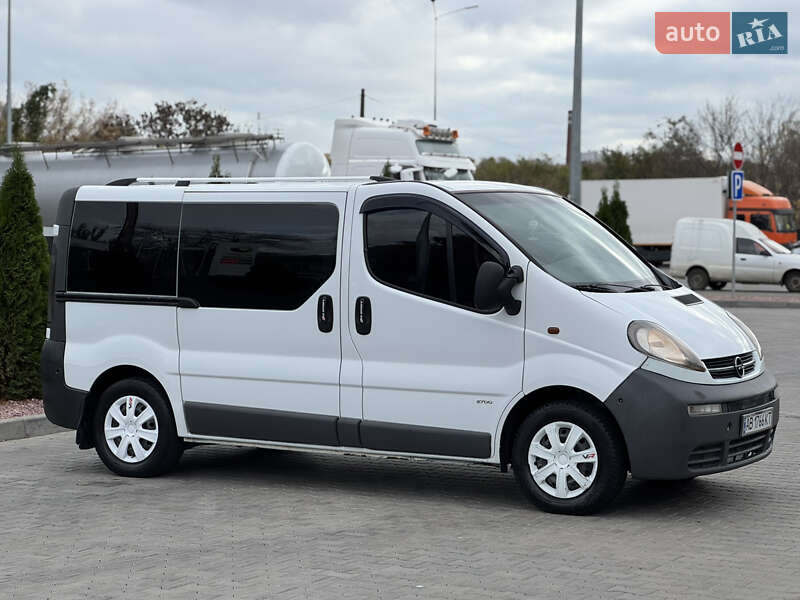 Минивэн Opel Vivaro 2003 в Одессе