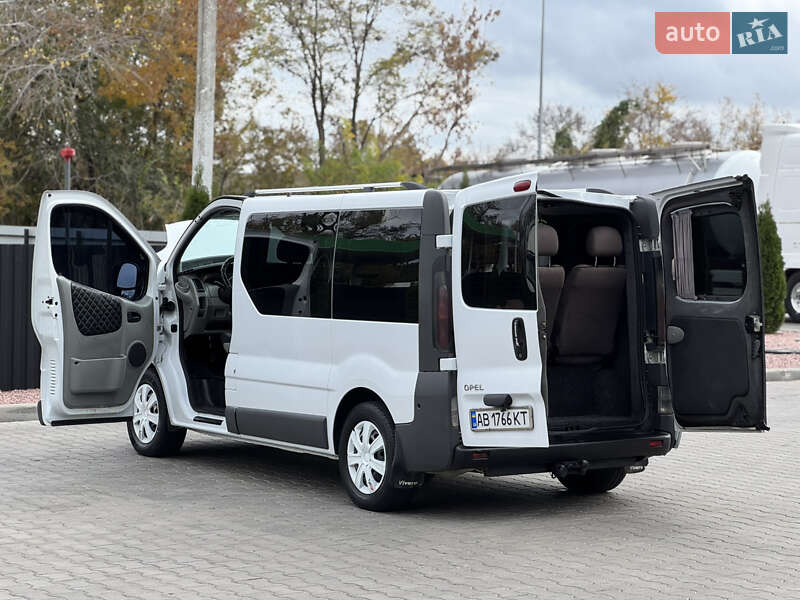 Минивэн Opel Vivaro 2003 в Одессе