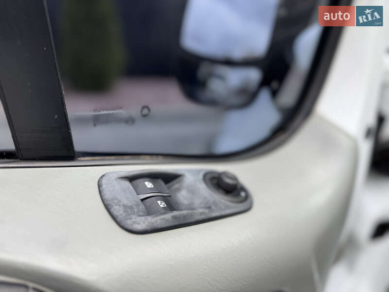 Минивэн Opel Vivaro 2003 в Одессе