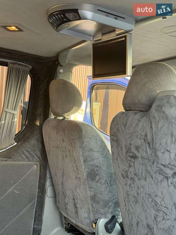 Минивэн Opel Vivaro 2003 в Бершади