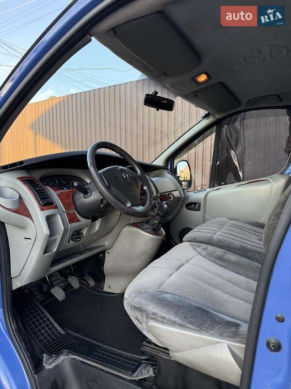 Минивэн Opel Vivaro 2003 в Бершади