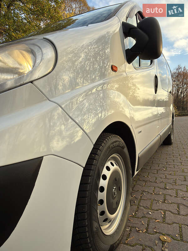 Минивэн Opel Vivaro 2009 в Миргороде