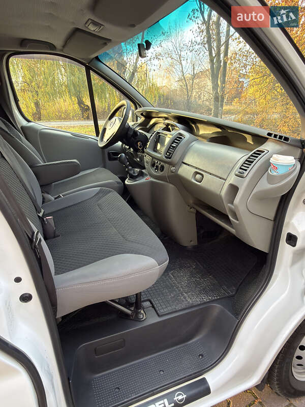 Минивэн Opel Vivaro 2009 в Миргороде