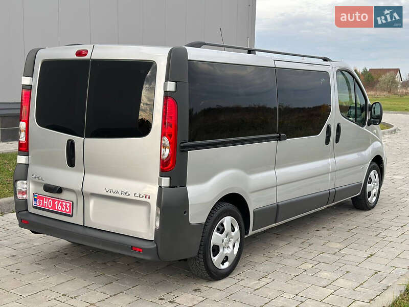 Минивэн Opel Vivaro 2014 в Ровно