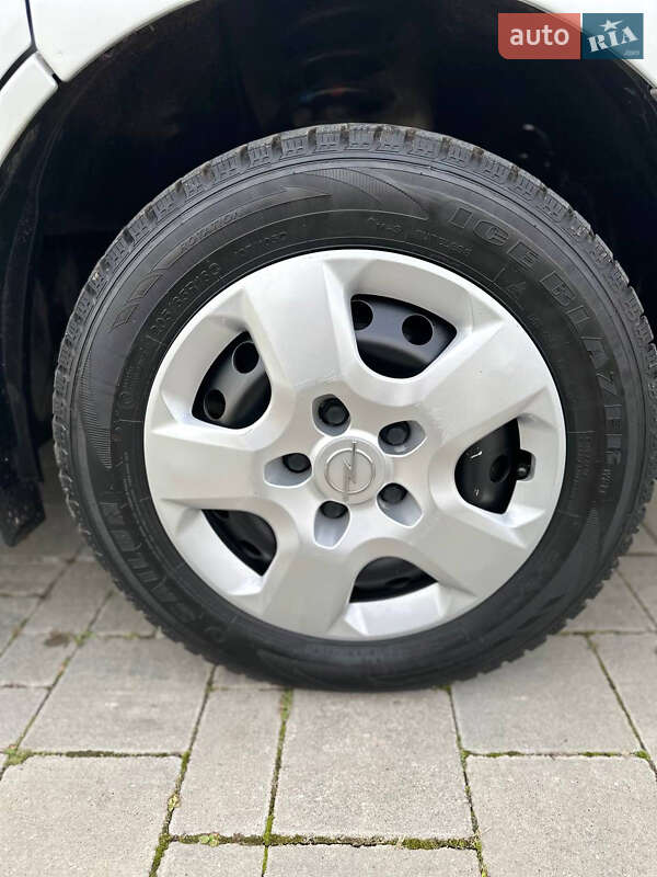 Минивэн Opel Vivaro 2014 в Ровно