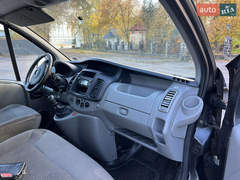 Грузовой фургон Opel Vivaro 2012 в Радивилове