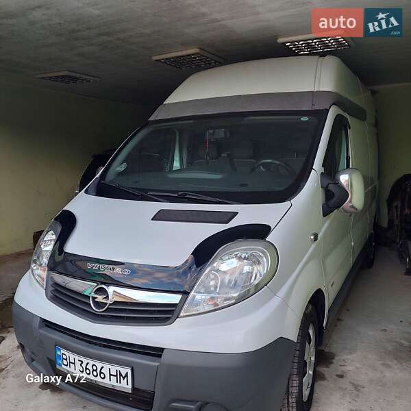 Opel Vivaro 2012