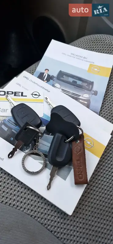 Минивэн Opel Vivaro 2003 в Львове документ