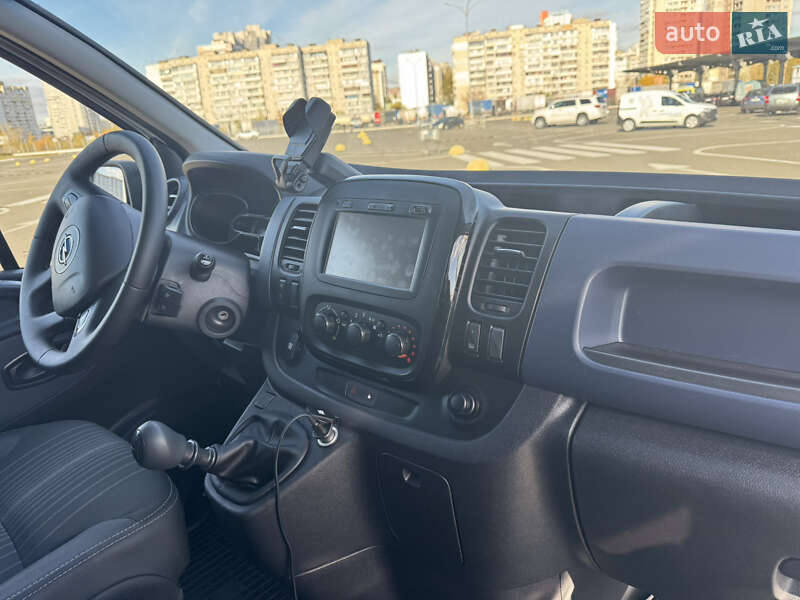 Мінівен Opel Vivaro 2017 в Києві