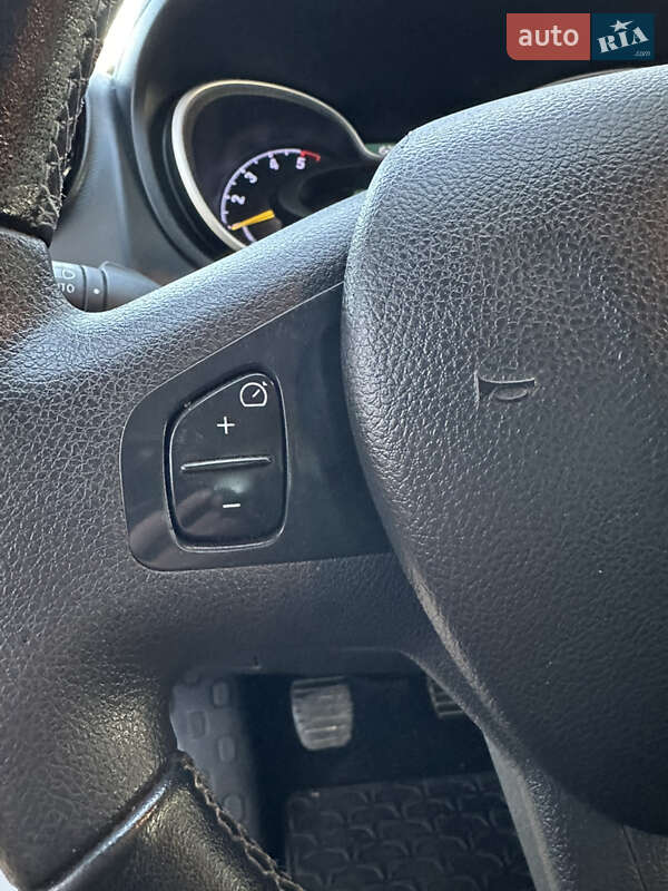 Вантажний фургон Opel Vivaro 2016 в Борисполі