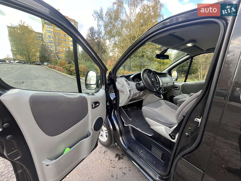 Минивэн Opel Vivaro 2013 в Луцке