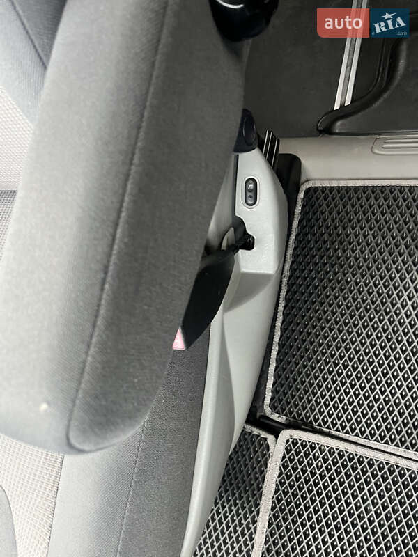 Минивэн Opel Vivaro 2013 в Луцке