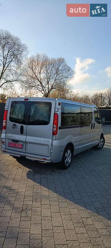 Минивэн Opel Vivaro 2013 в Бартатовом