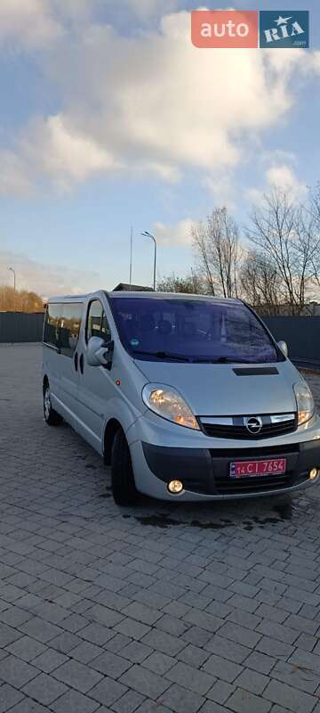 Минивэн Opel Vivaro 2013 в Бартатовом