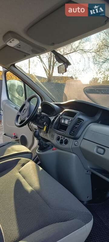 Минивэн Opel Vivaro 2013 в Бартатовом