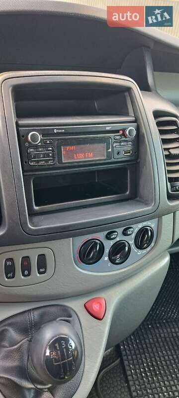 Минивэн Opel Vivaro 2013 в Бартатовом