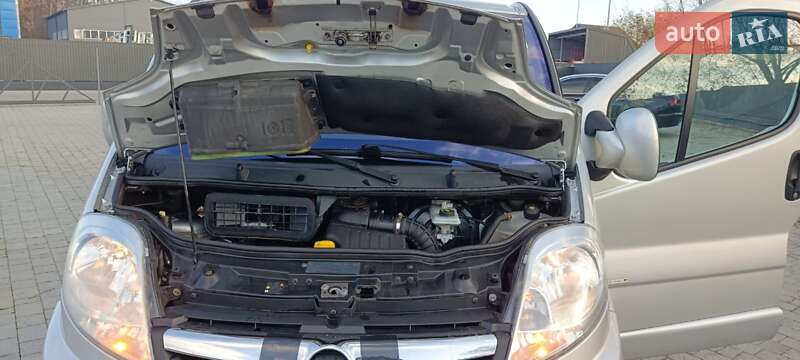 Минивэн Opel Vivaro 2013 в Бартатовом