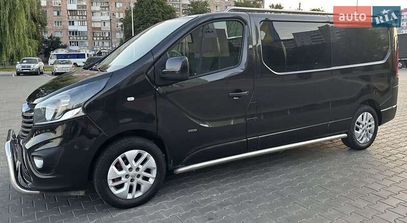 Минивэн Opel Vivaro 2015 в Луцке