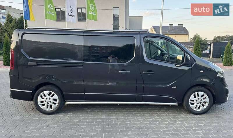 Минивэн Opel Vivaro 2015 в Луцке