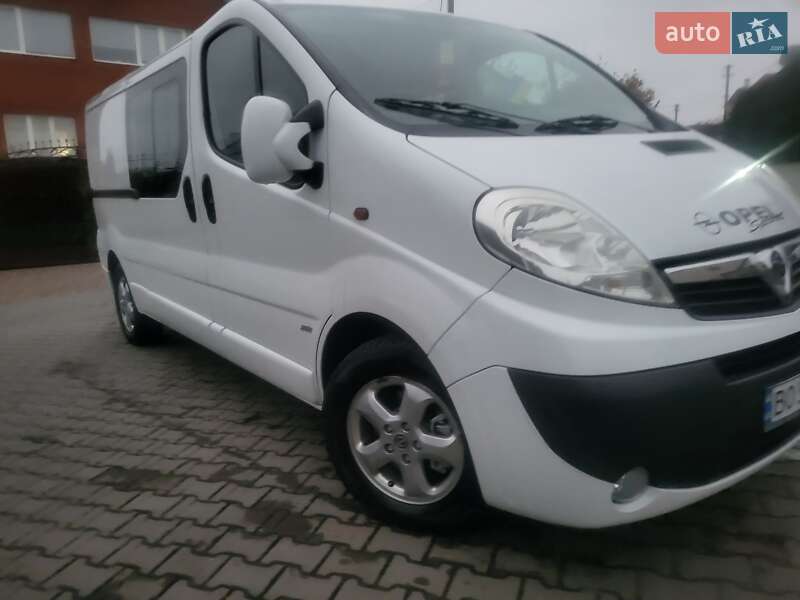 Минивэн Opel Vivaro 2012 в Хмельницком